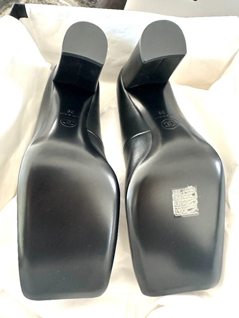 CHANEL 26S Leather Square Toe Turnlock CC Block Heels Pumps Shoes Black Ivory - Picture 11 of 16